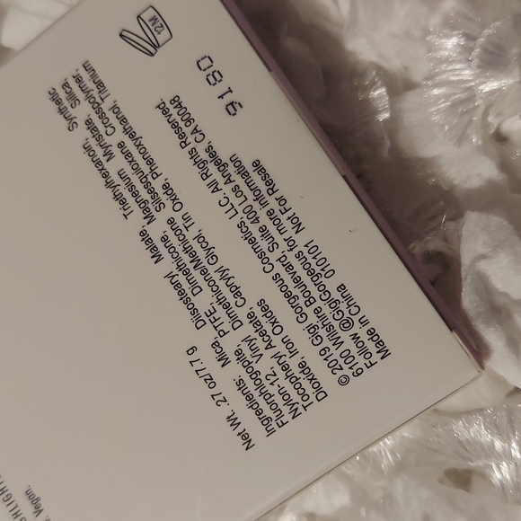 GiGi Gorgeous Get Lit Bronze Highlighter Mirrored Compact - Picture 6 of 7